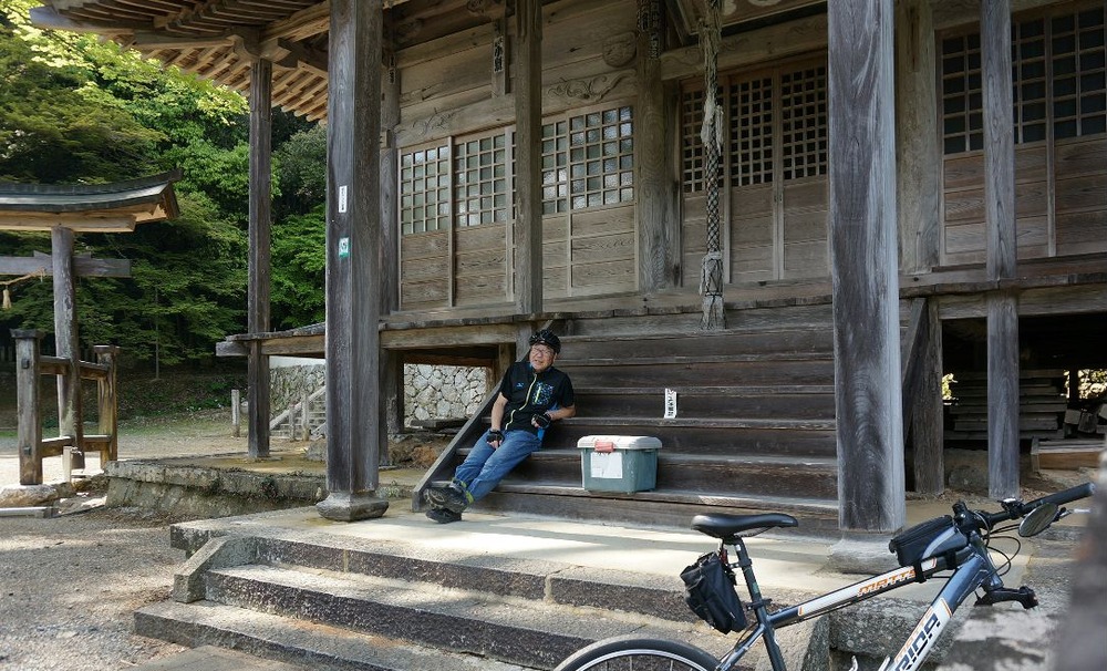 岩戸寺で休憩