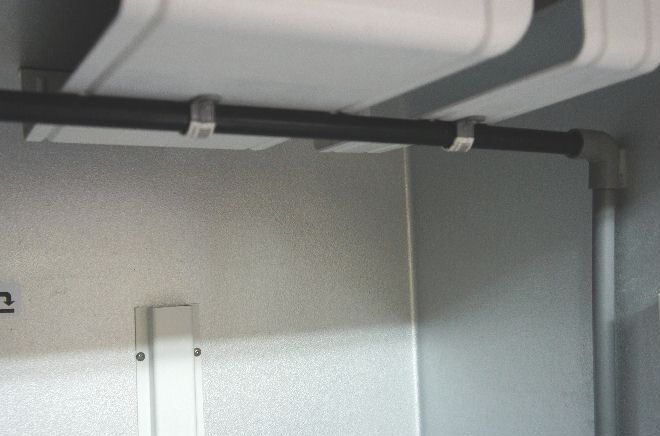 そばの保管庫のドレン対策