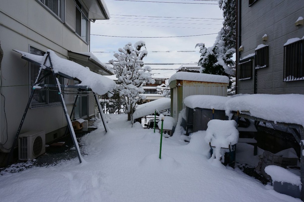 自宅の１が鵜２日雪