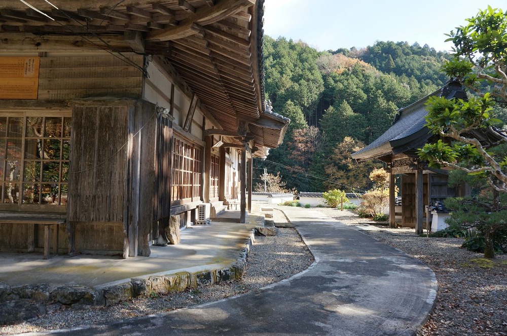 岩戸寺本堂
