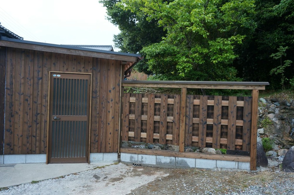 水庭塀の塗装後