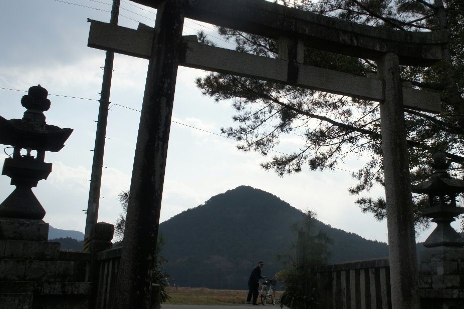 鴨神社小富士山