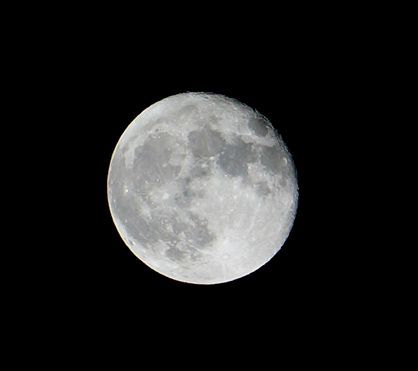 １７夜の月２