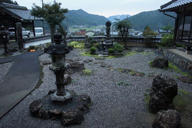 正法寺の庭と眺め