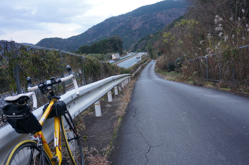 高速道の側道２