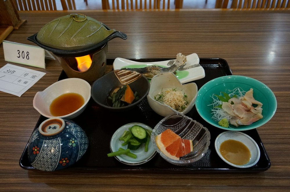 かいらぎ荘の夕食