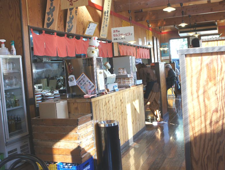 いっこく店内