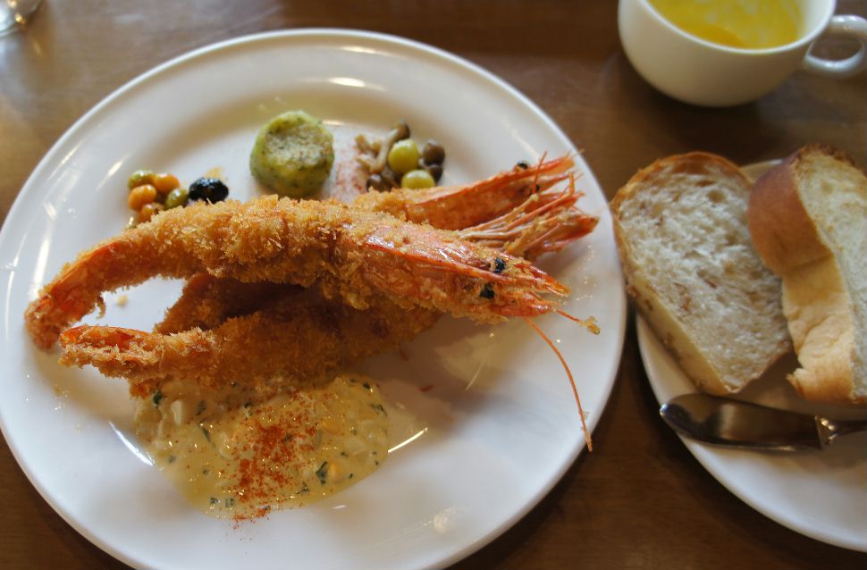 エビを使ったランチ