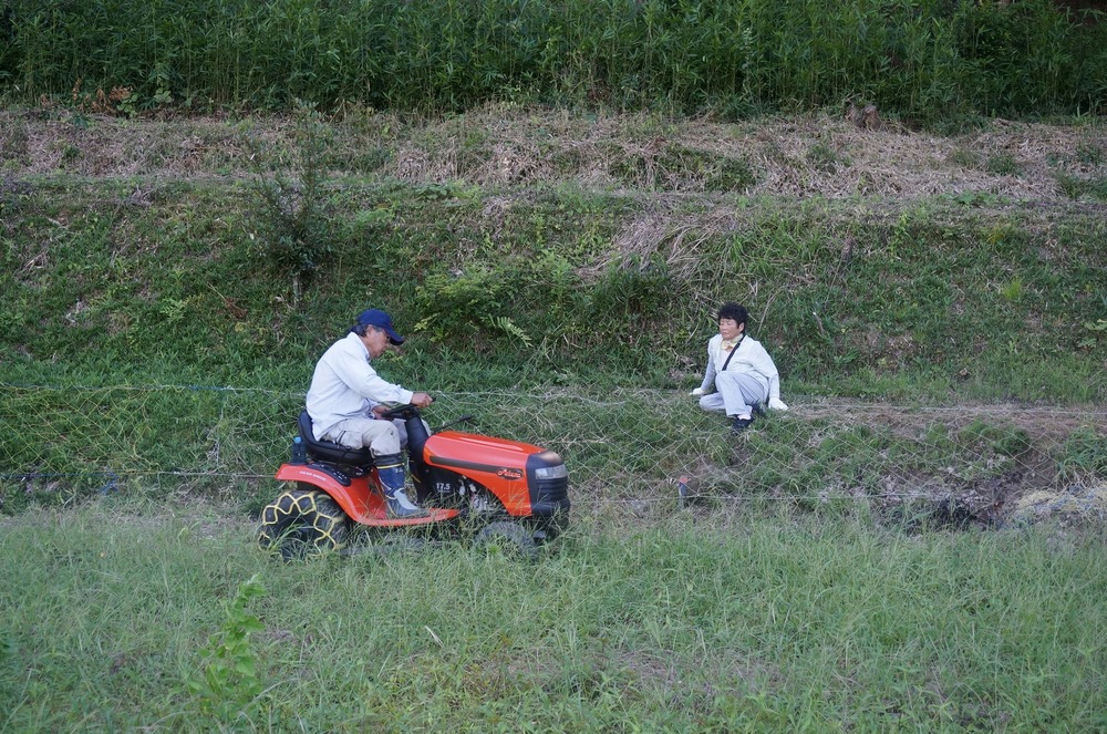 新兵器　草刈機運転