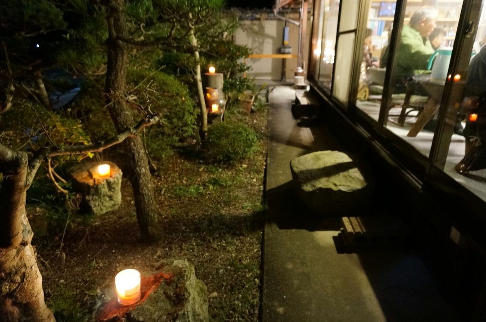 そば～ルの夜の庭