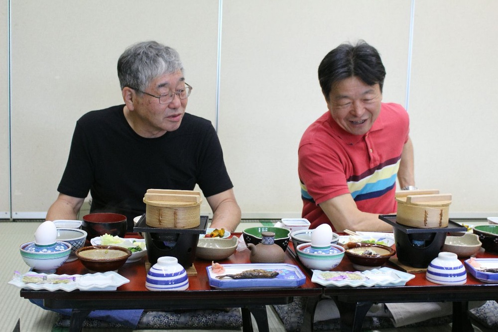 朝食