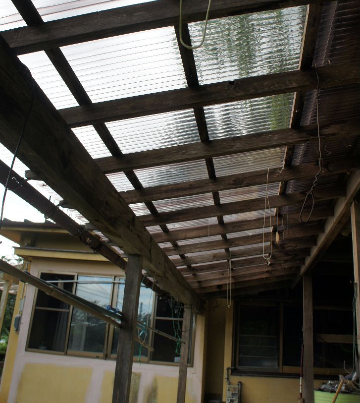 小屋の波板取替完了