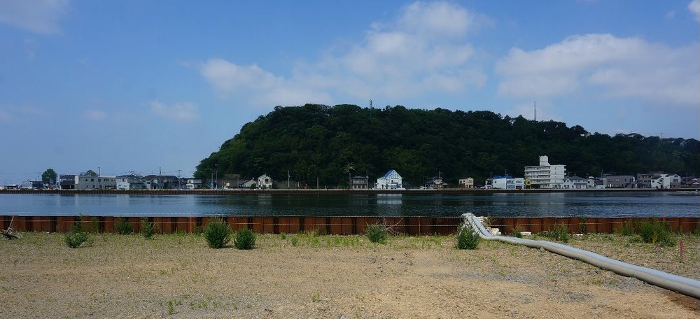 石巻湊町から見た日和山