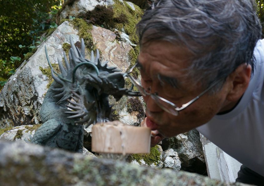 竜と口移し