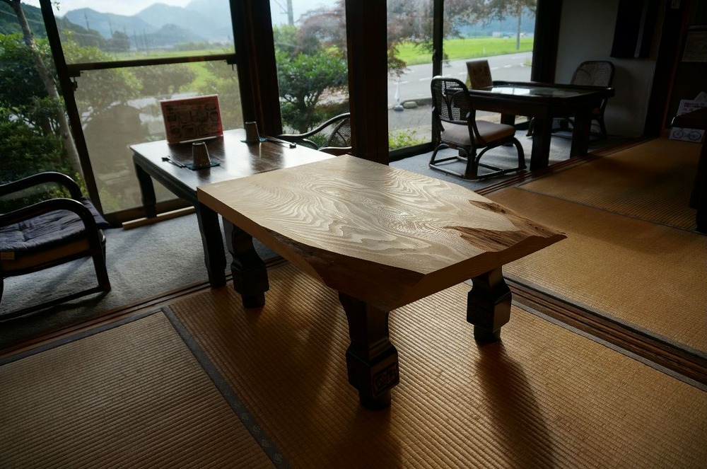 もう一個座卓製作にかかった