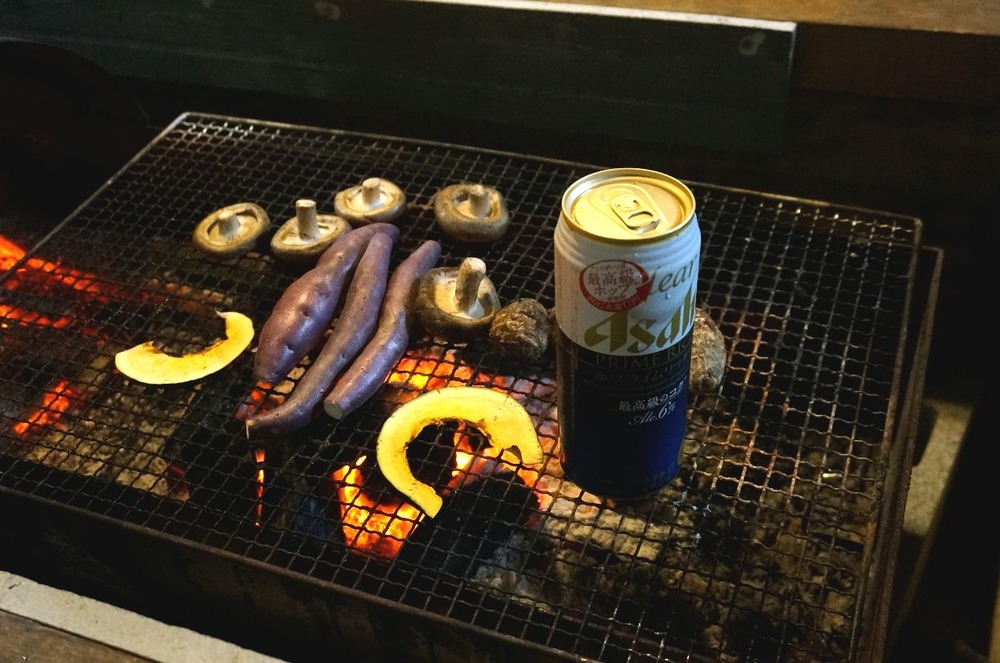 何故缶ビールも焼いている？