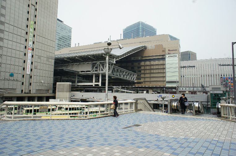大阪梅田駅前