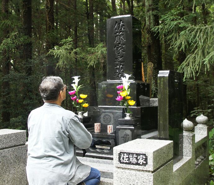お墓掃除とお参り