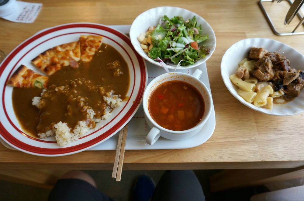 聡明館で