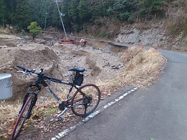 狸穴名水への道