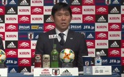 記者会見する森保監督