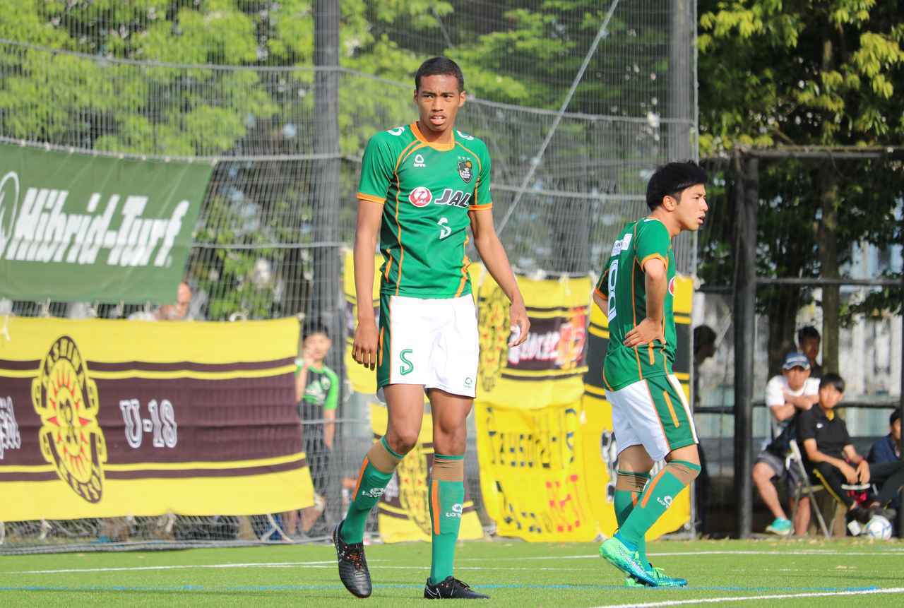【高校サッカー】高さと得点力を兼ね備えるエアマスター〜青森山田・三國ケネディエブス 195cm、80kg