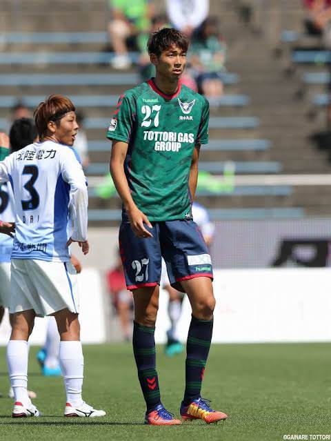 鳥取、205cmの長身FW畑中ら4選手と契約満了
