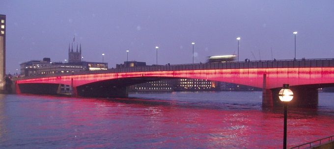 London_Bridge_Illuminated