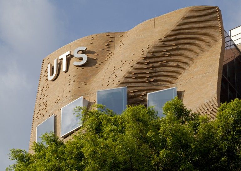 Frank-Gehry_Dr-Chau-Chak-Wing-Building_1