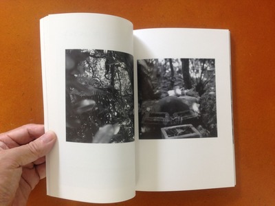『連続写真展 沖縄で/写真は 記録集』小原佐和子