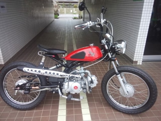 157ソロ(赤)右
