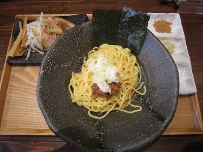 ライジンヌードル まぜそば・旨辛スパイス