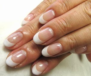 シンプルフレンチネイル