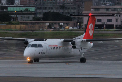 ユニエアdash8DSC_7911SM