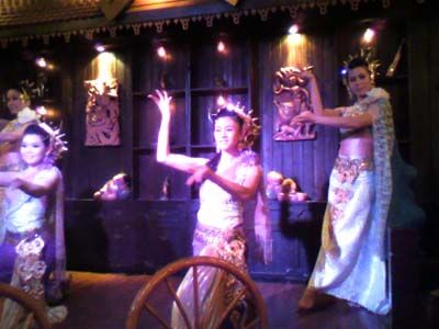 201106152005タイ料理編集SM