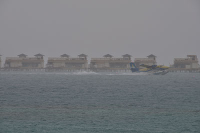20100405DSC_3007雨の着水SM