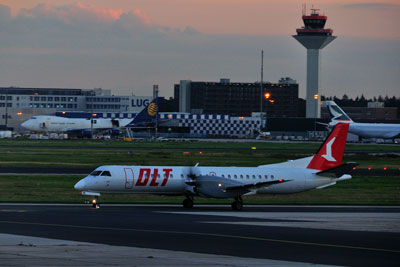 20100918DSC_6684OLTSAAB2000