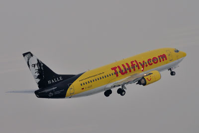 20100215DSC_1367TUI_B737-35