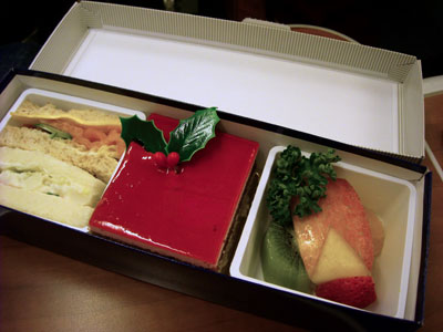 20101211DSCN1948機内食SM
