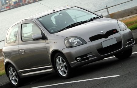 _Toyota_Vitz_RS001s