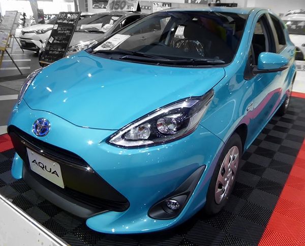 Toyota_AQUA_S_01s