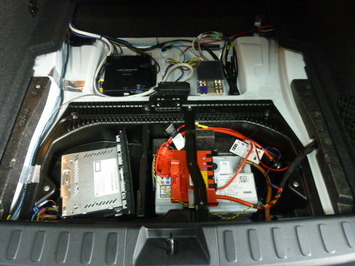 BMW E84 アンプ