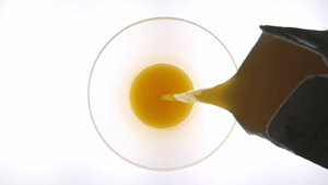 etude_no7_orangesoda_pouring