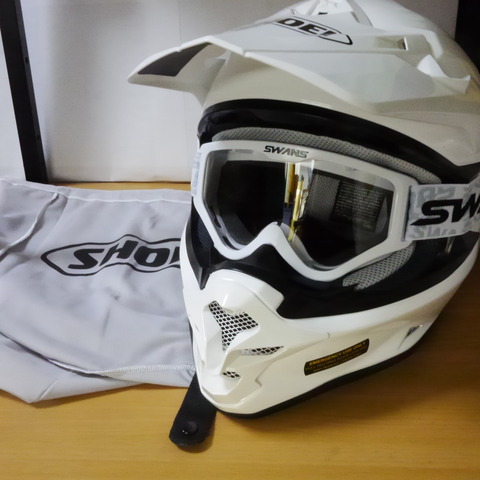 Airoh オフヘル と SWINS ゴーグルセット 今更☆オフロード道具の紹介