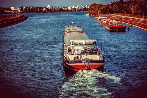 ship-3779205__340