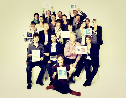 Social-Media-Manager-Gruppenfoto_02_Fotor