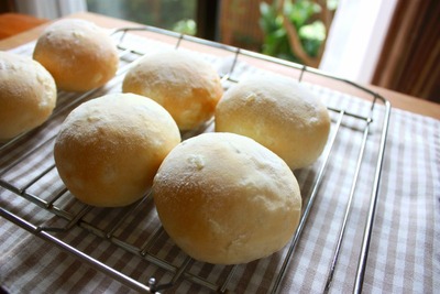 jpg−2 13・6・18あんずとクリームチーズのあんぱん