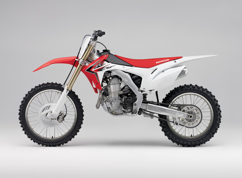 13_CRF450R_02_LR