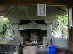 岩這薬師堂02
