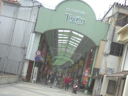 100円商店街02